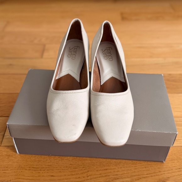 Franco Sarto Neveah Leather Pumps in Putty | Size 7 - Picture 2 of 6
